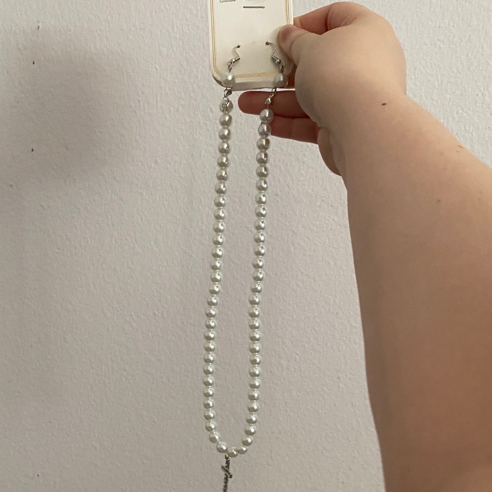 Elegant Pearl Necklace with Cross Pendant